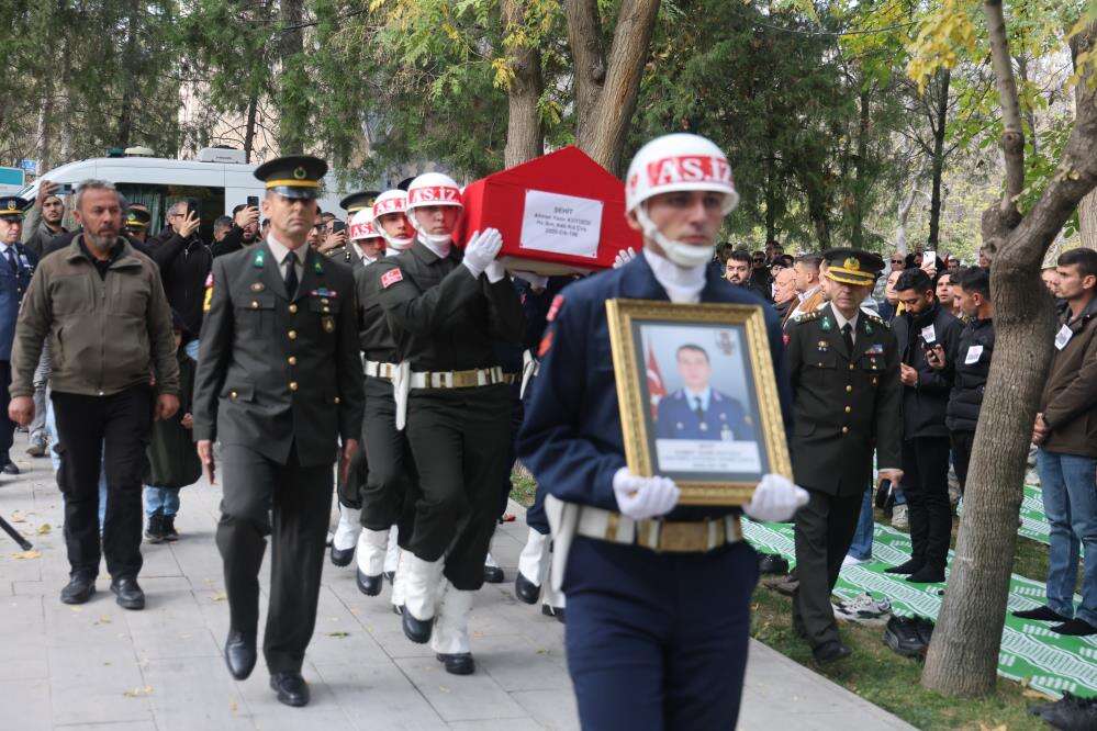 Konya’da şehit eşinden Ahmet Yasir Kuyucu’ya yürek yakan veda 29